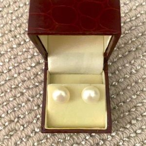Authentic pearl studs